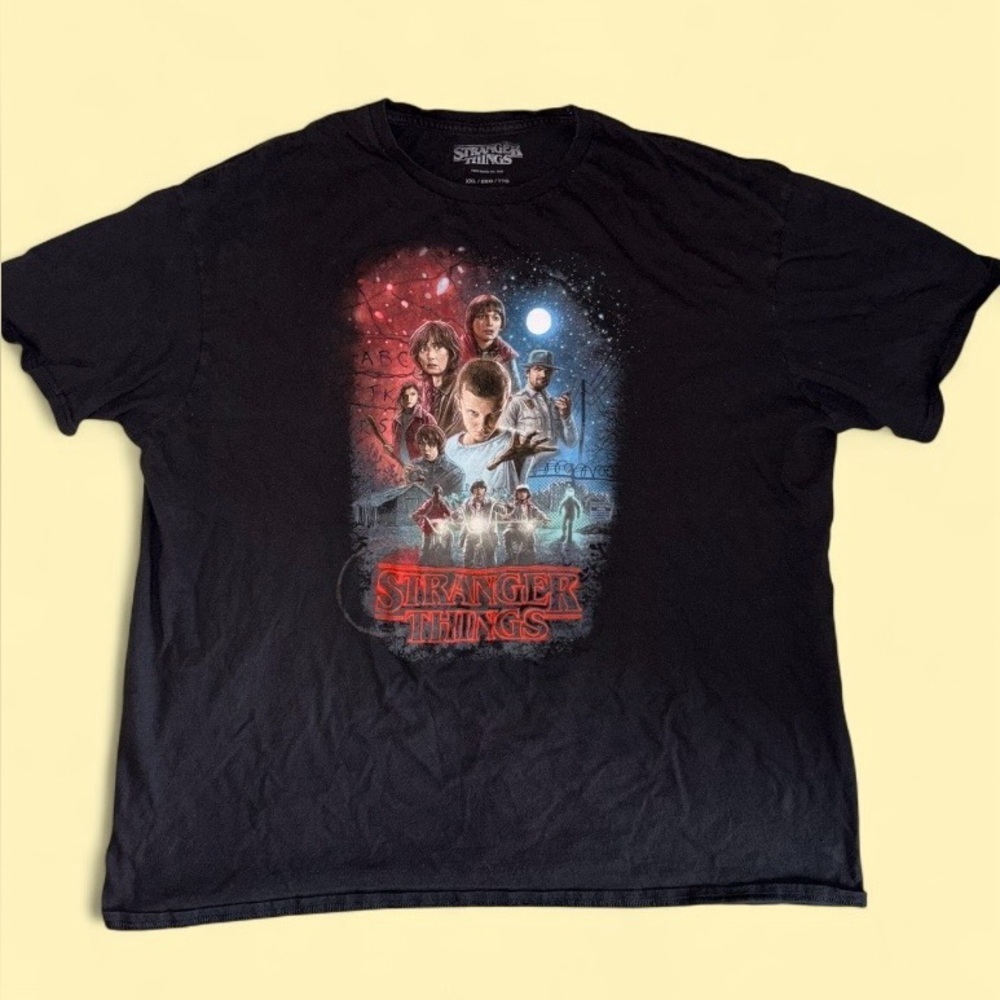Stranger Things Graphic Tee Black Netflix Shirt Size XXL (Cast Collage Design)